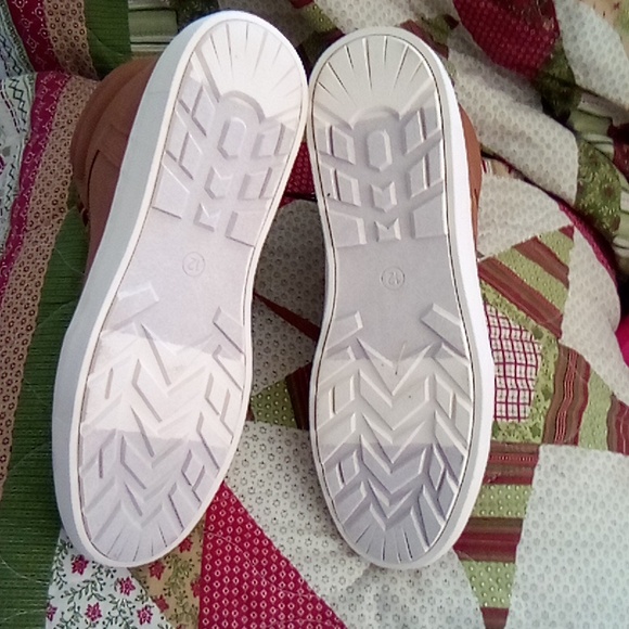 Shoes - Picture 3 of 3